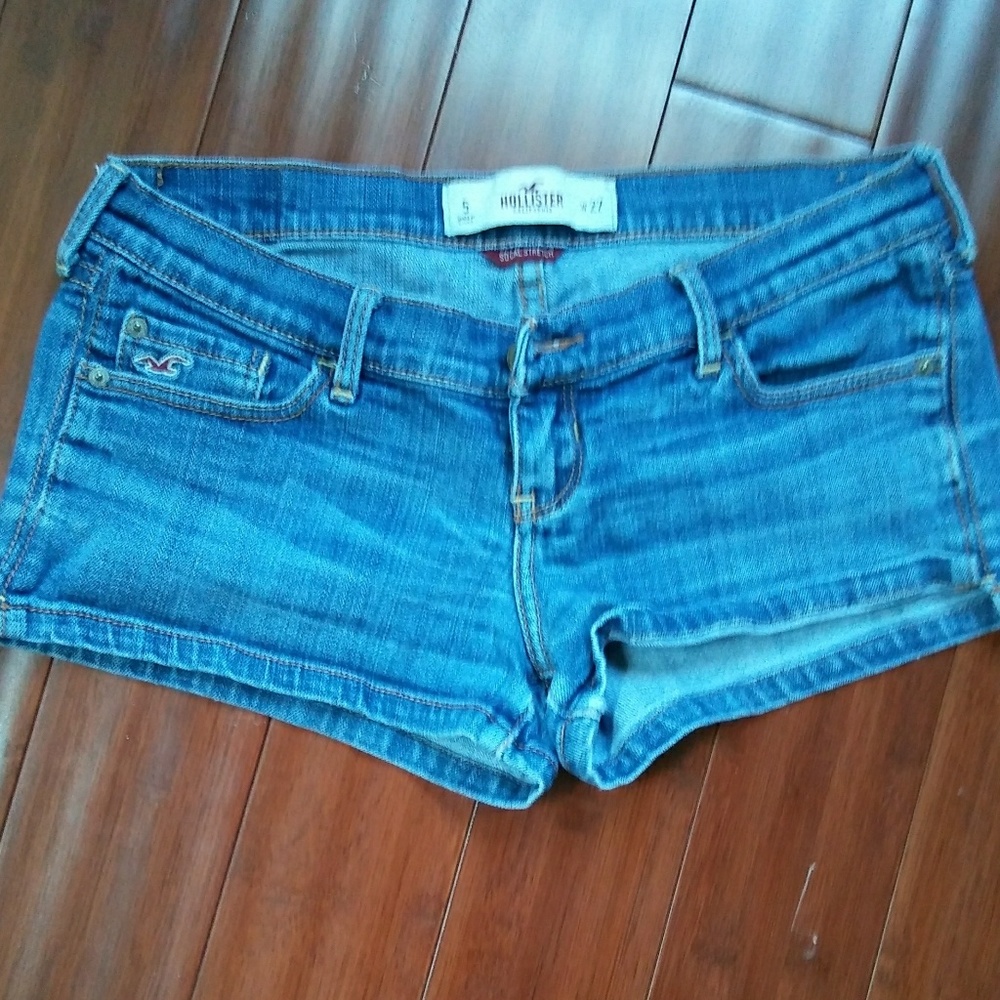 Hollister shorts😎